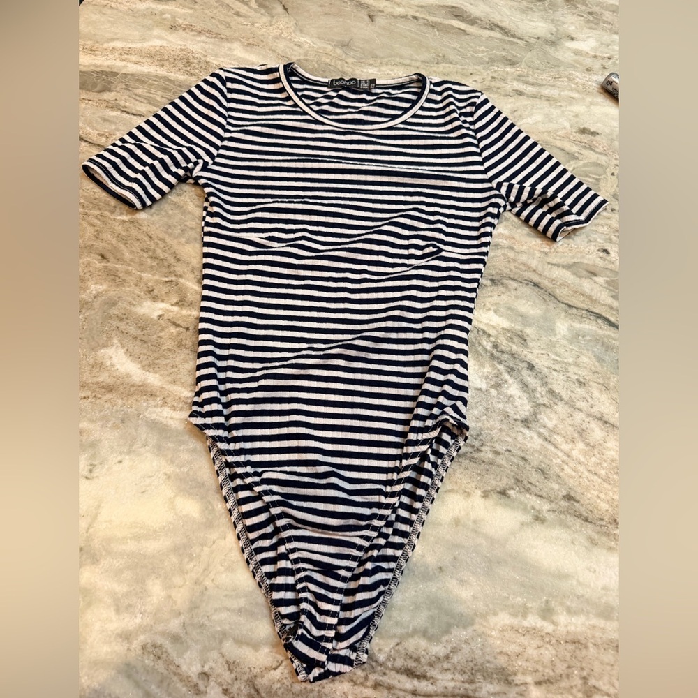 Boohoo Navy White Striped Ribbed Bodysuit Size US 2 Fitted Top small